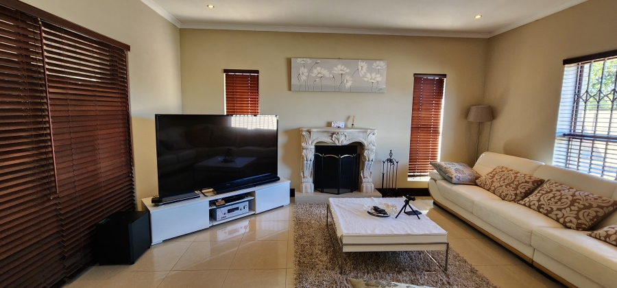 4 Bedroom Property for Sale in Parklands East Western Cape